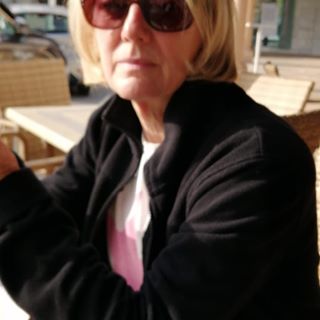 Linda Lees's avatar