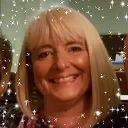 Julie Carter's avatar