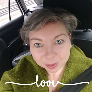 Kate Moores's avatar