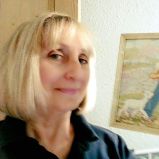 Sarah Springett's avatar