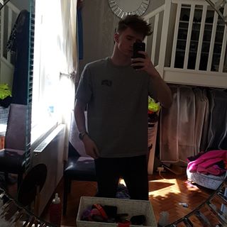 Simon Coulson Lee's avatar