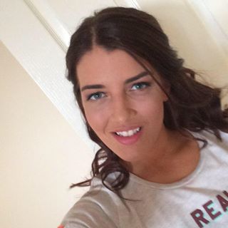 Laura Miles's avatar