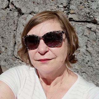 Louise Barrow's avatar