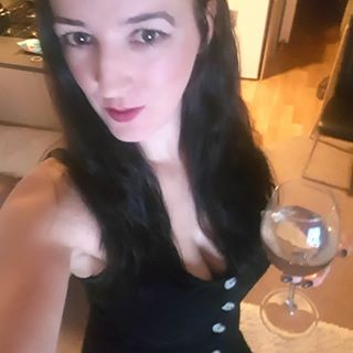 Hayley Willis's avatar