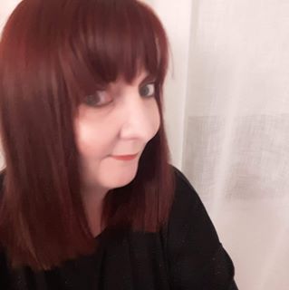 Claire Hunter's avatar