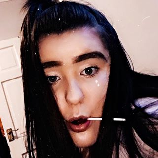Laura Brock's avatar
