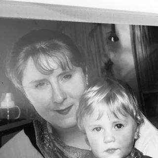 Angela Carney's avatar
