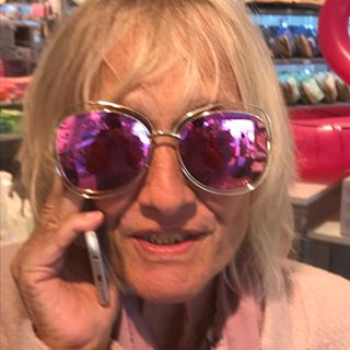 Julie Anne Hosking's avatar