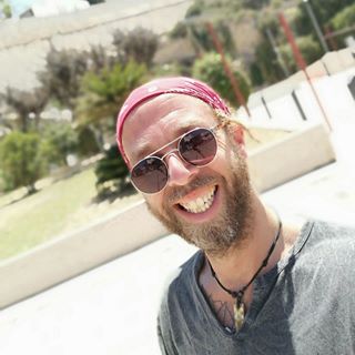 Ian Moores's avatar