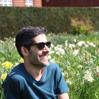 Mike Oliveira's avatar