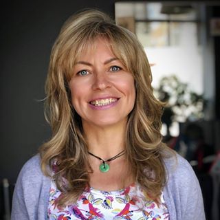 Ani Ivanova's avatar