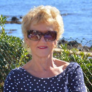 Helena Clark's avatar