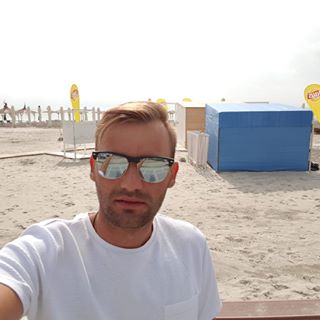 Daniel Nicolae's avatar