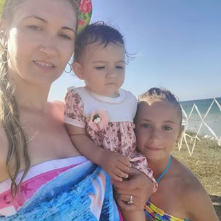 Claudia Istoc's avatar