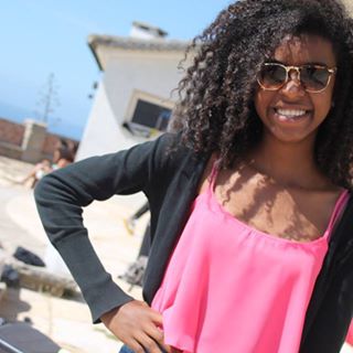 Bruna Vasconcelos's avatar