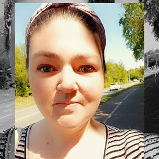 Lisa Edwards's avatar