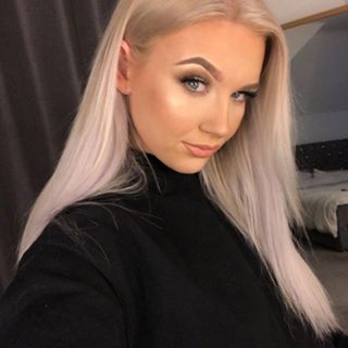 Lily Miles's avatar