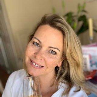 Emma Louise Snowsill's avatar