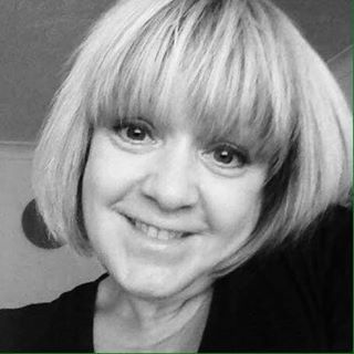 Fiona Lyons's avatar