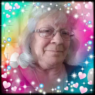 Liz Wood's avatar