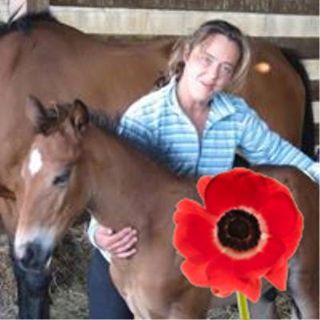 Liz Groves's avatar