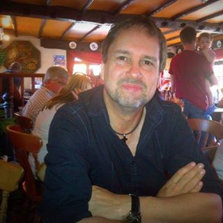 Andrew Franks's avatar