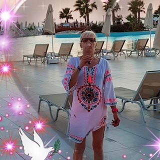 Lorraine Mole's avatar