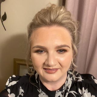 Clare Moroney's avatar