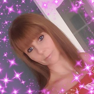 Julie Fox's avatar