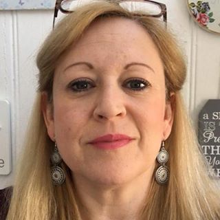 Julie Jones's avatar