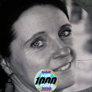 Liz Russell's avatar