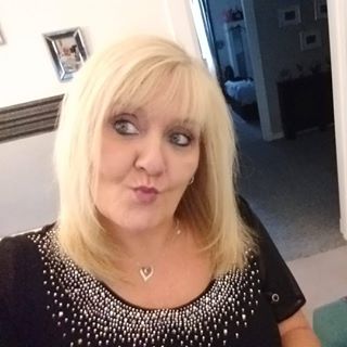 Julie Robson's avatar