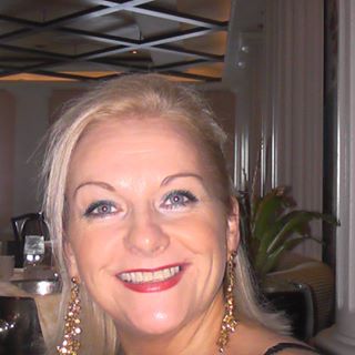 Isobel Gill's avatar