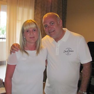 Andy N Elaine Jones's avatar