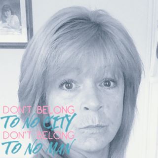 Lisa Devlin's avatar