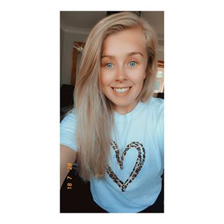 Hannah Lewis's avatar