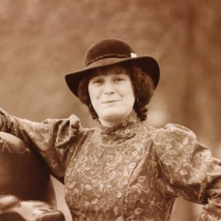 Sue Wildblood's avatar