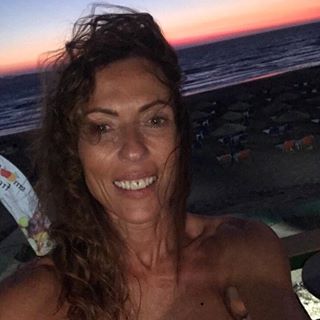 Julie Clarkson's avatar