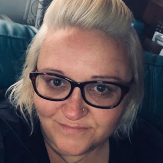 Joanne Pow's avatar