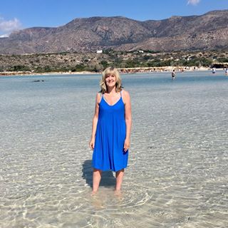 Julie Baker's avatar