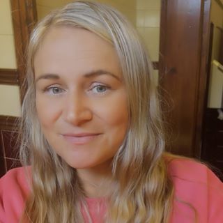 Joanne Robins's avatar