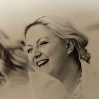 Claire Holland's avatar