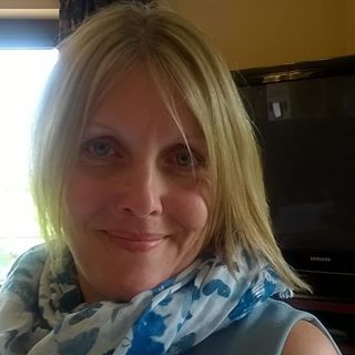 Claire Leech's avatar