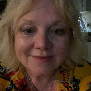 Ann Taylor's avatar