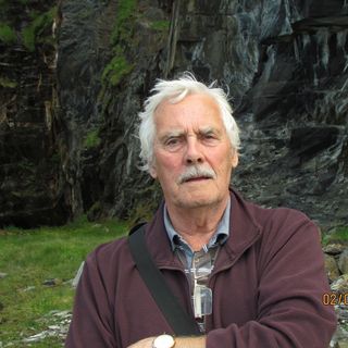 Mike Elliott's avatar