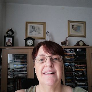 Angela Room's avatar