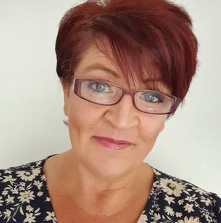 Lynn Cowan's avatar