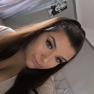 Chloe Elizabeth's avatar