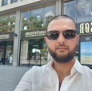 Junaid Kahn's avatar