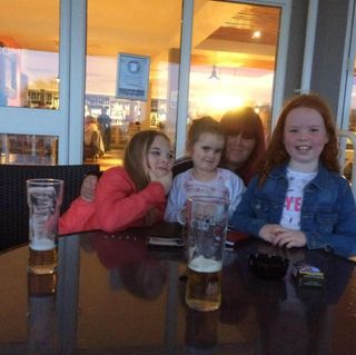 Linzi Mitchell's avatar